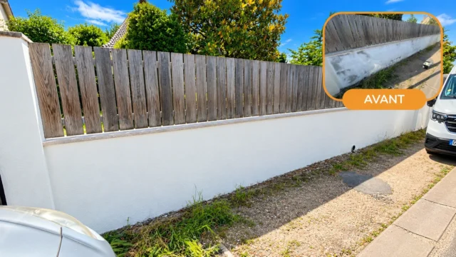 Travaux de peinture sur un muret extérieur